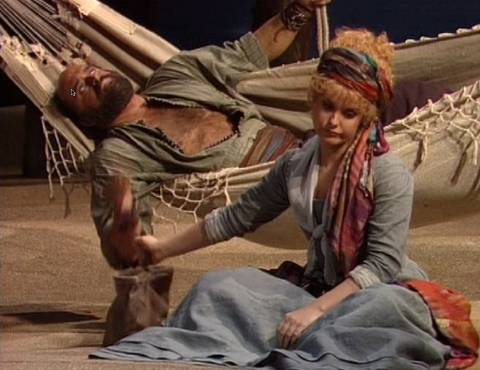 Kurt Rydl as Osmin and Malin Hartelius as Blonde in Mozart's 'Die Entführung aus dem Serail'. DVD screenshot © Schwetzinger Festspiele/SWR/NHK/Maran Film GmbH