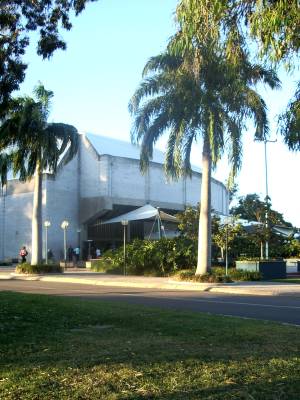 Early arrivals for the twilight concert at Townsville's Civic Theatre. Photo © 2006 Malcolm Tattersall