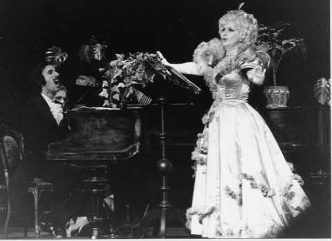 Bruno Canino and Cathy Berberian singing a duet section from 'Father's a Drunkard and Mother is Dead'. Photo © Wolfgang Eckhardt