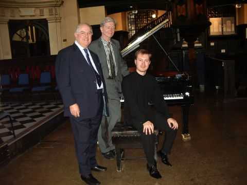 From left to right: Peter Fowler, Master of the Worshipful Company of Musicians, Professor Malcolm Troup, Chairman of the Beethoven Piano Society of Europe and pianist Mikhail Shilyaev. Photo © 2006 Paul Campion