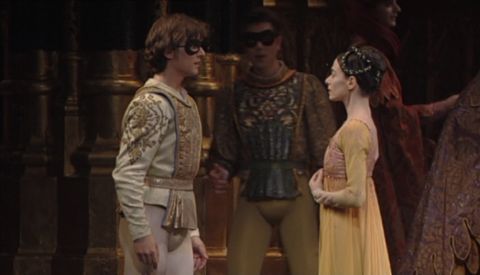 Angel Corella as Romeo and Alessandra Ferri as Juliet. DVD screenshot © 2002 EuroArts Music International GmbH