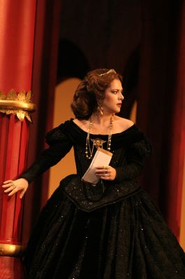 Annalisa Raspagliosi as Elisabetta in the LA Opera production of Verdi's 'Don Carlo'. Photo © 2006 Robert Millard