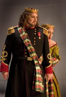 Macbeth (Philip Joll) and Lady Macbeth (Brenda Harris) in the Arizona Opera production. Photo © 2006 Tim Fuller