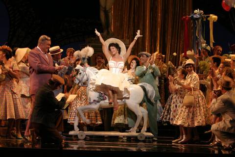 Cours de la Reine in Act 2 scene 1 of 'Manon'. Photo © 2006 Robert Millard