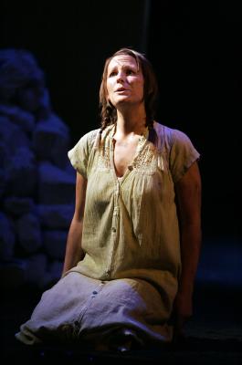 Katherine Manley as Euridice in English Touring Opera's production of Monteverdi's 'Orfeo'. Photo © 2006 Keith Pattison