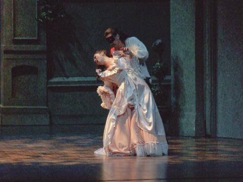 Bulgarian soprano Edelina Kaneva as Donna Anna and Lithuanian baritone Vytautas Juozapaitis as the Don in the opening rape scene of Mozart Festival Opera's 'Don Giovanni'. Photo © 2006 Robin Grant