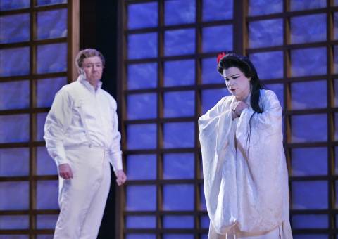 José Luis Duval as Pinkerton and Barbara Divis as Cio-Cio-San in Arizona Opera's 'Madama Butterfly'. Photo © 2007 Scott Humbert
