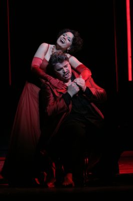 Lioba Braun as Venus and Peter Seiffert in the title role of Wagner's Tannhäuser (Act 1). Photo © 2007 Robert Millard