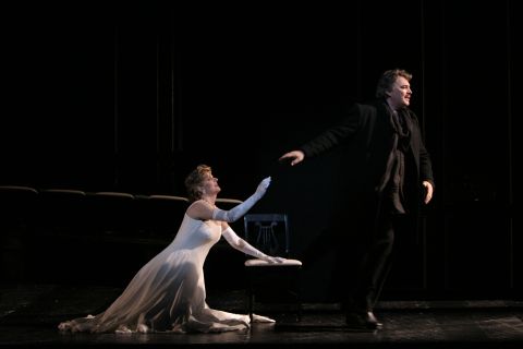 Petra Maria Schnitzer as Elisabeth and Peter Seiffert as Tannhäuser in Act 2. Photo © 2007 Robert Millard