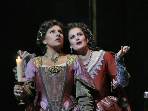 Priti Gandhi as Inez (left) and Paoletta Marrocu as Leonora in the San Diego Opera production of Verdi's 'Il Trovatore'. Photo © 2007 Ken Howard