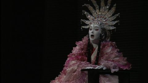 Luana DeVol as The Empress. DVD screenshot © 1992 Bayerische Staatsoper