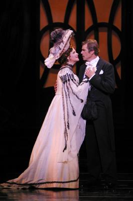 Susan Graham as The Merry Widow and Rod Gilfry as Count Danilo. Photo © 2007 Robert Millard