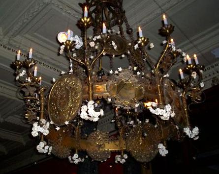 The Bantry House library chandelier. Photo © 2007 Kelly Ferjutz