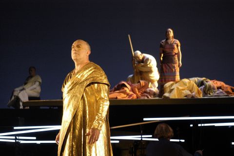 Dale Duesing (Buddha) with, in the background, Gordon Gietz (Ananda), Richard Angas (Old Brahmin) and Claire Booth (Prakriti). Photo © 2007 Clärchen and Matthias Baus