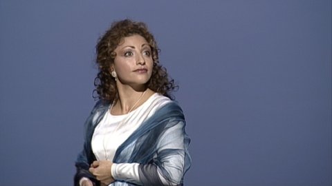 Cristina Gallardo-Domâs as Amelia Grimaldi/Maria Boccanegra. DVD screenshot © 2002 ORF 