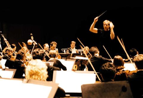 Sebastian Lang-Lessing conducting 