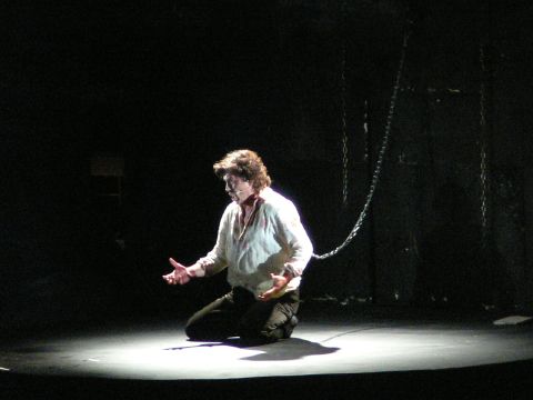 Zoran Todorovich as Cavaradossi sings 'E lucevan le stelle'. Photo © 2007 Philip Crebbin 