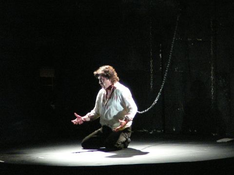 Zoran Todorovich as Cavaradossi sings 'E lucevan le stelle'. Photo © 2007 Philip Crebbin
