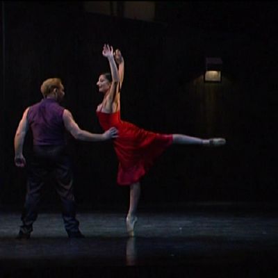 Benazir Hussain as Carmen and Errol Pickford as Escamillo. DVD screenshot © ABC 2002 