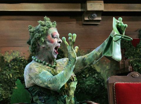 Jean-Paul Fouchécourt as Platée at Santa Fe Opera. Photo © 2007 Ken Howard 