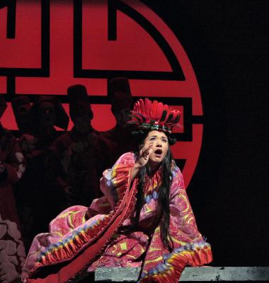 Kelly Kaduce in Tan Dun's 'Tea: A Mirror of Soul' at Santa Fe Opera. Photo © 2007 Ken Howard 