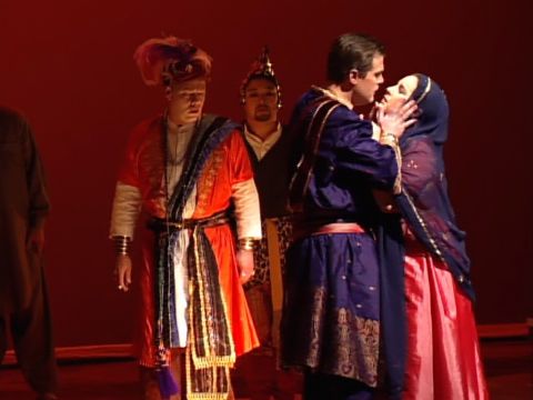 A scene from 'The Thief of Love'. DVD screenshot © 2006 Hummingbird Films 