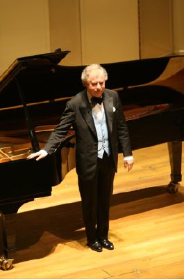 András Schiff. Photo © 2007 Mark Whitehouse