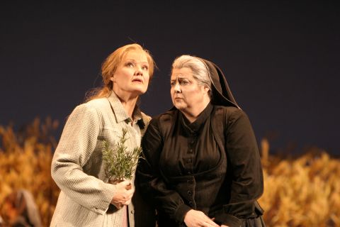 Karita Mattila (Jenufa) and Elisabeth Bishop (Grandmother Buryja) in Janácek's 'Jenufa' at Los Angeles Opera. Photo © 2007 Robert Millard 
