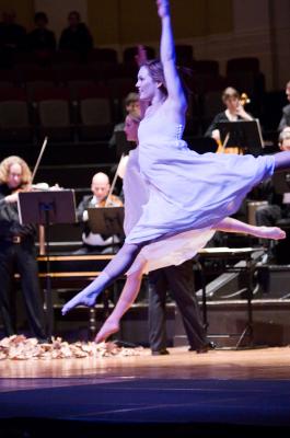 Footnote Dance on stage with the Wellington Orchestra. Photo © Robert Catto