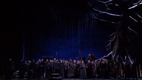 The Chorus of Ópera de Bilbao in Verdi's 'Oberto'. Screenshot © 2007 Opus Arte/ABAO 
