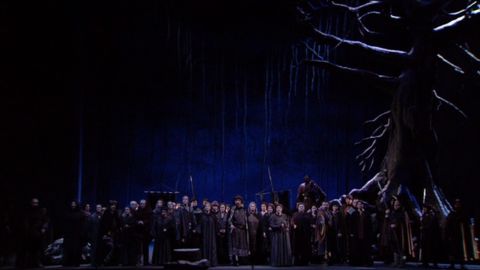 The Chorus of Ópera de Bilbao in Verdi's 'Oberto'. Screenshot © 2007 Opus Arte/ABAO