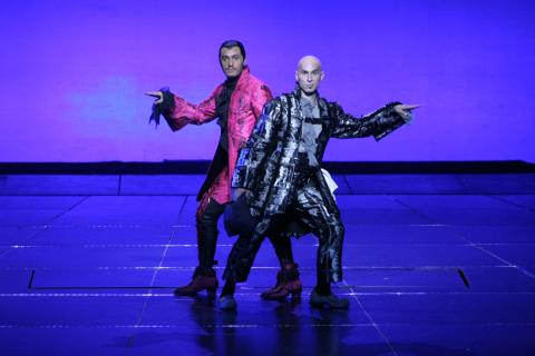 Don Giovanni (Erwin Schrott) and Leporello (Kyle Ketelsen) in LA. Photo © 2007 Robert Millard