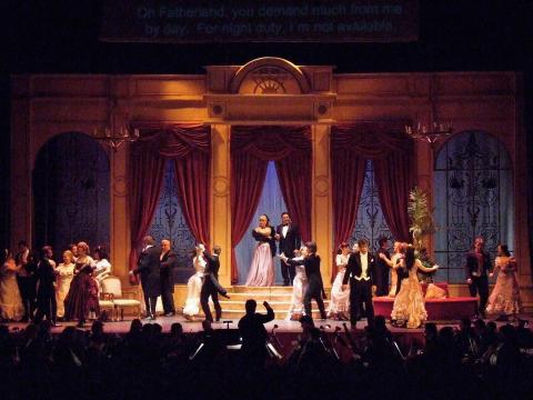 The full set of 'The Merry Widow'. Photo © 2007 Robin Grant 