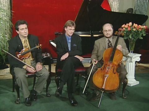 The Nobilis Trio interview. Screenshot © 2000 D'Alessio Media Inc and NHK