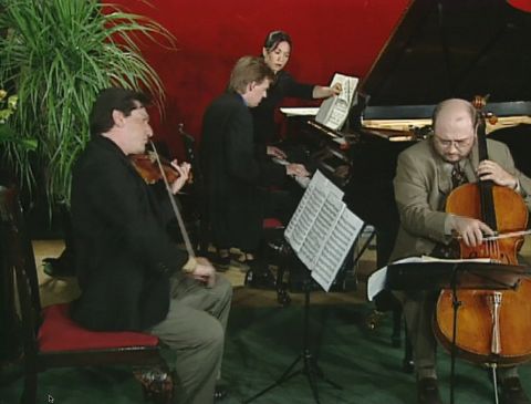 The Nobilis Trio at Steinway Hall. Screenshot © 2000 D'Alessio Media Inc and NHK