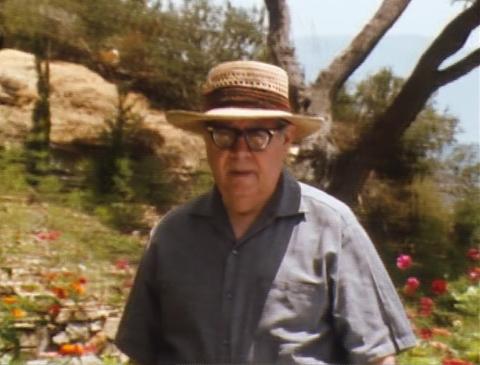 Andrés Segovia at Los Olivos. Screenshot © 2005 Opus Arte/Allegro Films 