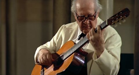 Andrés Segovia playing at Alhambra. Screenshot © 2005 Opus Arte/Allegro Films