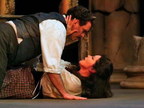 Elizabeth Futral as Nedda and Scott Henricks as Sylvio, in 'I Pagliacci' at San Diego Opera. Photo © 2008 Ken Howard