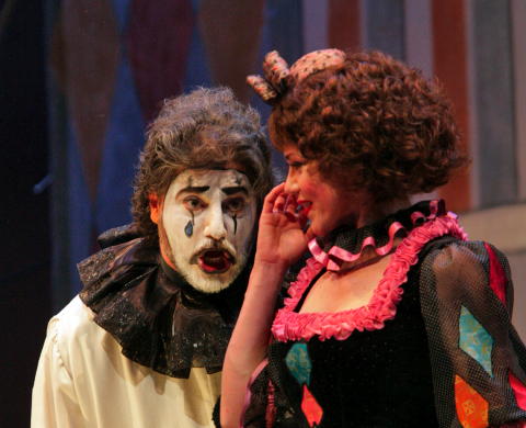 José Cura as Canio and Elizabeth Futral as Nedda, in 'I Pagliacci'. Photo © 2008 Ken Howard 