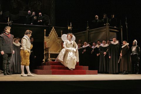 Elizabeth (Kate Aldrich) holds court with the Earl of Leicester (Yeghishe Manucharyan), while Talbot (Reinhard Hagen) looks on. Photo © 2008 Ken Howard 