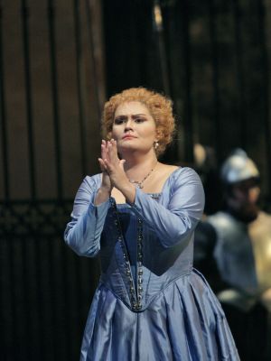 Angela Gilbert in the title role of San Diego Opera's 'Mary, Queen of Scots'. Photo © 2008 Ken Howard 