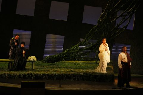 Mark Delavan (Iago), Ning Liang (Emilia), Cristina Gallardo-Domâs (Desdemona) and Ian Storey (Otello) in Los Angeles Opera's 'Otello'. Photo © 2008 Robert Millard 