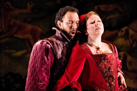 Luicano Botelho (Percy) and Julie Unwin (Anne Boleyn) 
