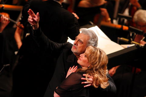 Plácido Domingo and Patricia Racette. Photo © 2008 Robert Millard