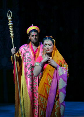 José Gallisa as Nourabad and Ekaterina Siurina as Leïla in San Diego Opera's production of 'The Pearl Fishers'. Photo © 2008 Ken Howard