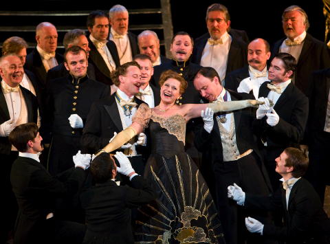 Amanda Roocroft as Hanna Glawari in English National Opera's 'The Merry Widow'. Photo © 2008 Clive Barda