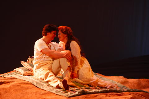 Marcus Haddock and Patricia Racette in the Los Angeles Opera production of Puccini's 'La Rondine'. Photo © 2008 Robert Millard