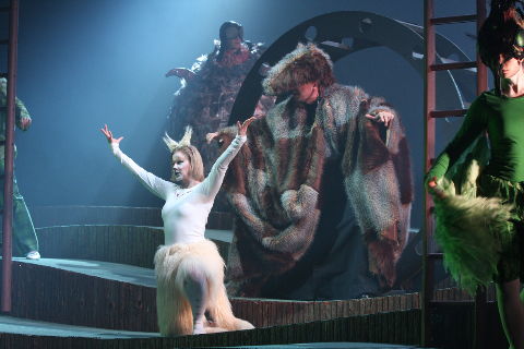 Ella Kirkpatrick as the Vixen and Wyn Pencarreg as the Badger, in Longborough Festival Opera's production of 'The Cunning Little Vixen'. Photo © 2008 Michael Dyer