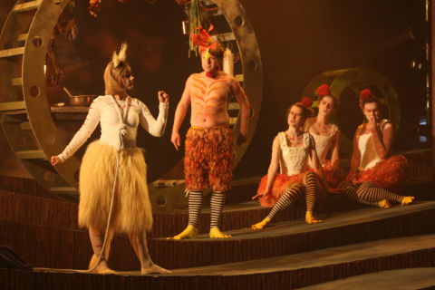 Ella Kirkpatrick as the Vixen, Peter Wilman as the Cock, with Helen Massey, Elisabeth Poirel and Sian Massey. Photo © 2008 Michael Dyer