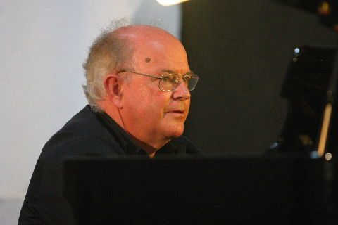 Julian Jacobson at Regent Hall. Photo © 2008 Jennifer Gilmour 